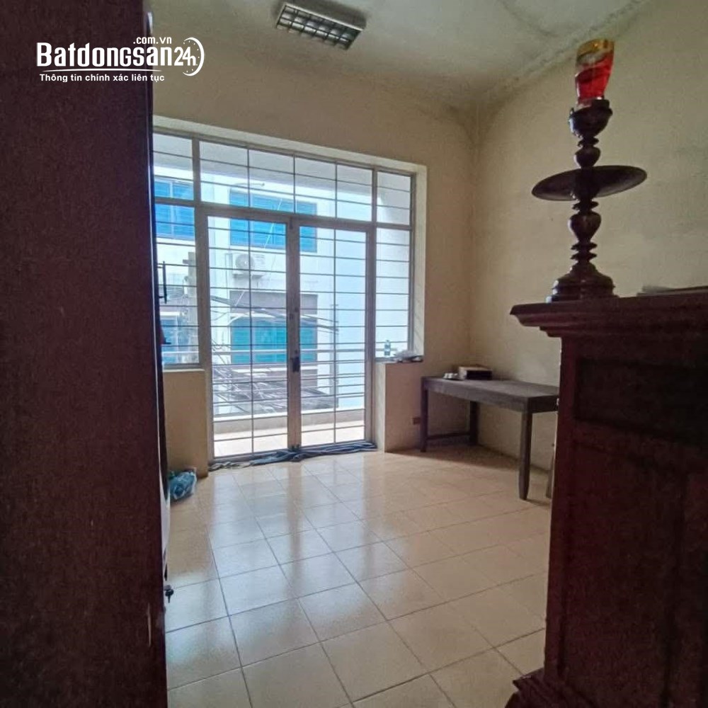 Bán nhà 28m² tại trung tâm Đống Đa – Giá hơn 6 tỷ – Ngõ thông, gần hồ.