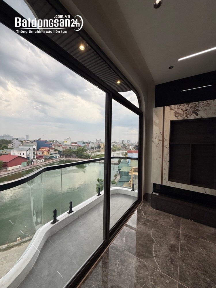 Bán nhà 7 tầng, thang máy, view hồ Bát Khối, 52m2, giá 14.6 tỷ, ô tô đỗ cửa.