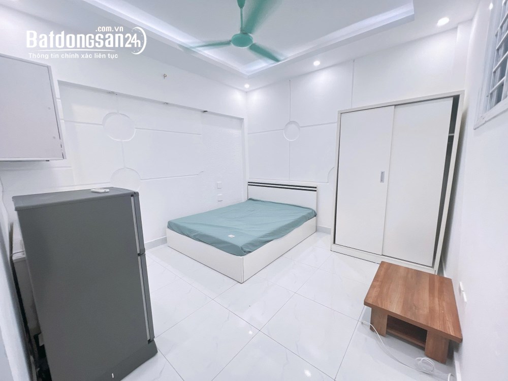 Cho thuê phòng Studio Full đồ phố Chùa Láng – Q. Đống Đa – 25m² – Giá 4,5 triệu/tháng.