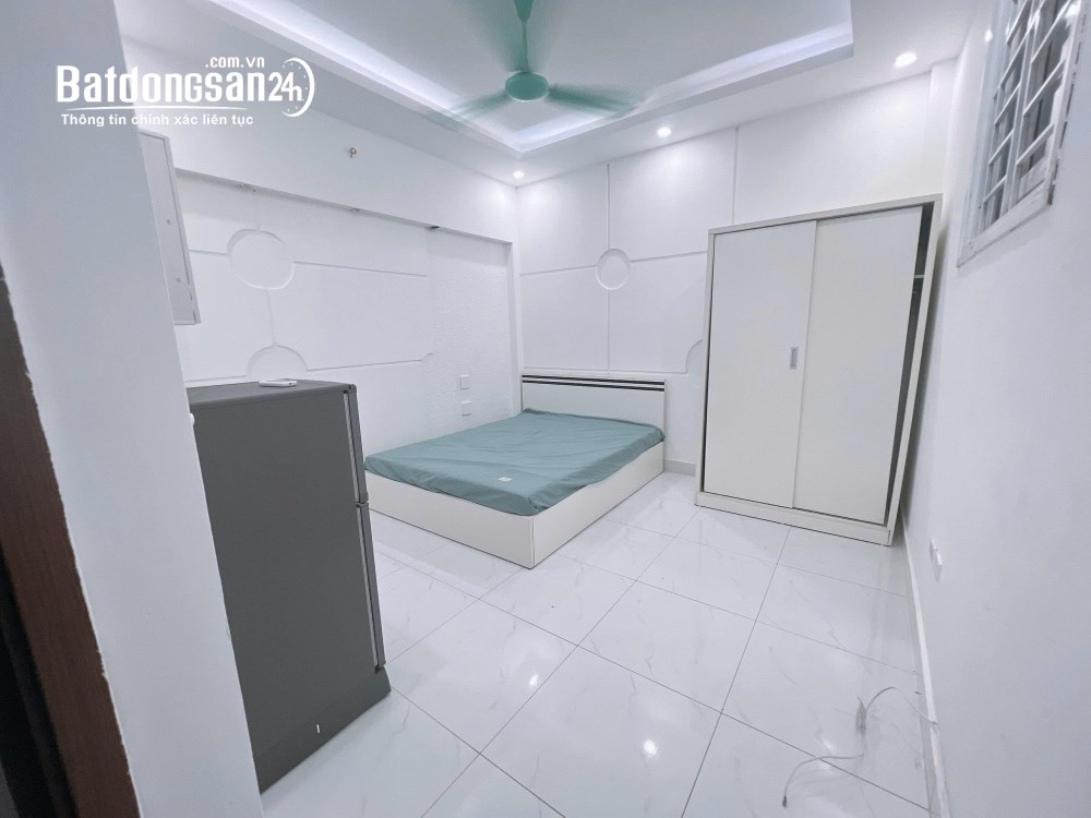 Cho thuê phòng Studio Full đồ phố Chùa Láng – Q. Đống Đa – 25m² – Giá 4,5 triệu/tháng.