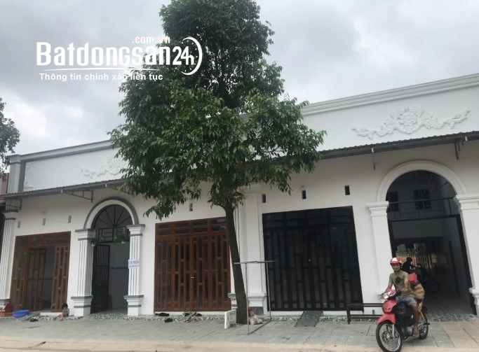 Bán gấp dãy trọ 24 phòng và lô đất góc 2 mặt tiền tại Bình Dương.