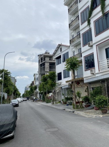Bán nhà mặt phố Ngô Gia Tự, Việt Hưng, Long Biên - 40m2 - Giá 12.3 tỷ.