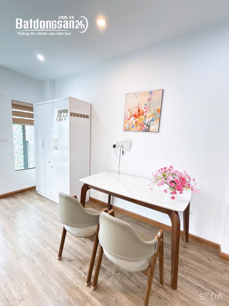 Cho thuê căn hộ dịch vụ 35m² tại số 445 Lạc Long Quân - Giá 6,5 triệu/tháng.
