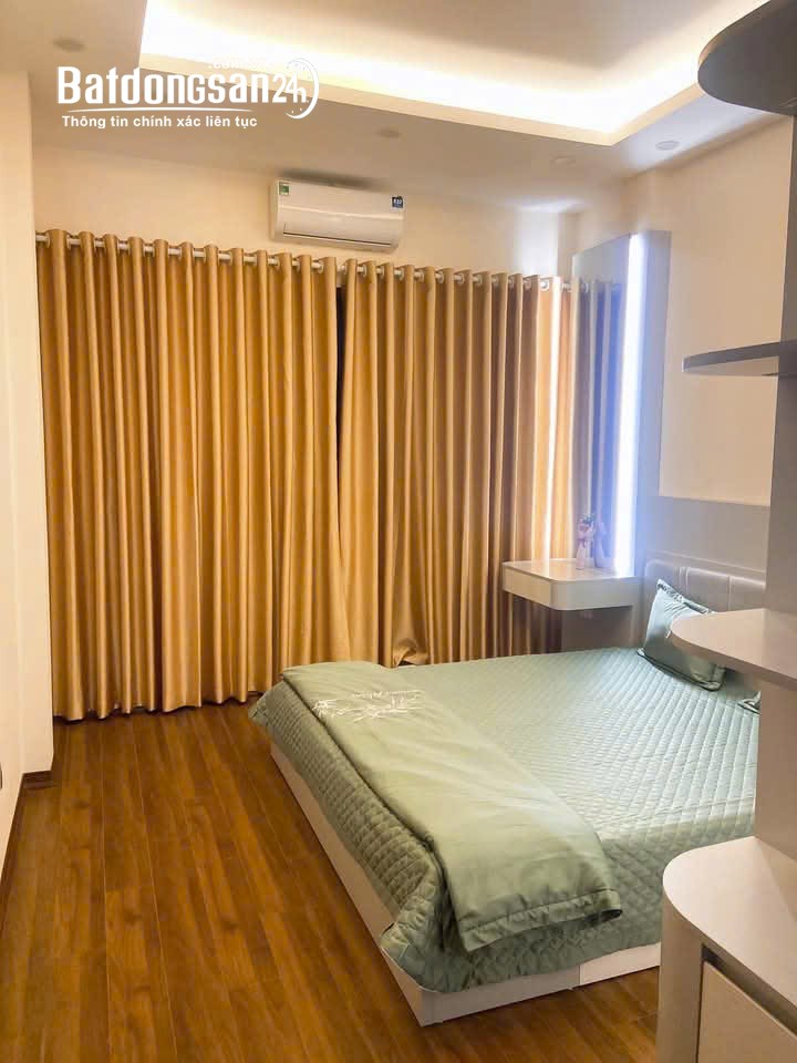 Bán căn hộ CT1 Thành phố Giao lưu: 56m2 giá 4,4 tỷ và 73m2 giá 5.7 tỷ.