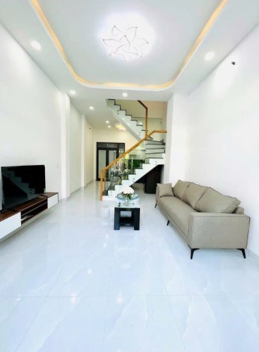 Nhà mới hẻm ô tô đường Trường Lưu, P. Long Trường, 50m2, 1 trệt 2 lầu giá 4,7 tỷ.