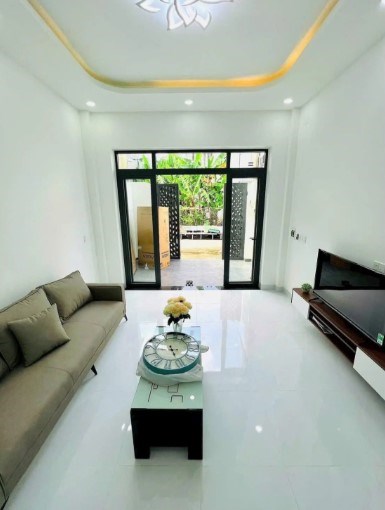 Nhà mới hẻm ô tô đường Trường Lưu, P. Long Trường, 50m2, 1 trệt 2 lầu giá 4,7 tỷ.