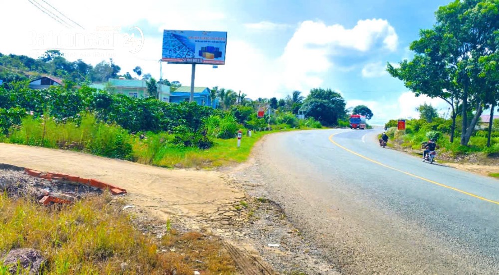 Bán đất mặt tiền Quốc lộ 20, xã Tam Bố, huyện Di Linh, Lâm Đồng: 400m2, full thổ cư, giá 2,8 tỷ.