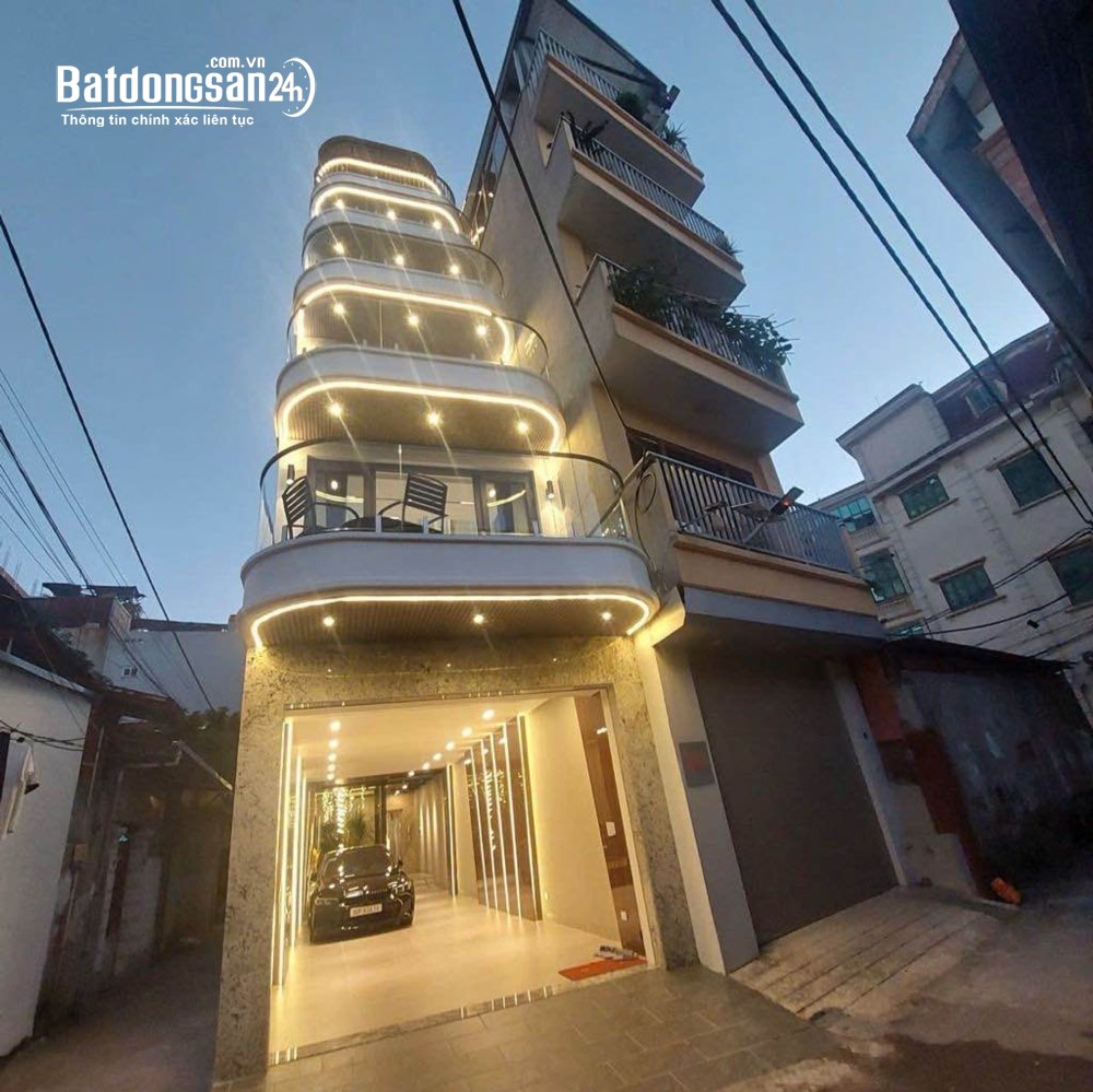 Siêu phẩm "Hàm Cá Mập" - 100m² - 7 tầng TM - Gara ô tô trong nhà - Vũ Đức Thận, Long Biên.