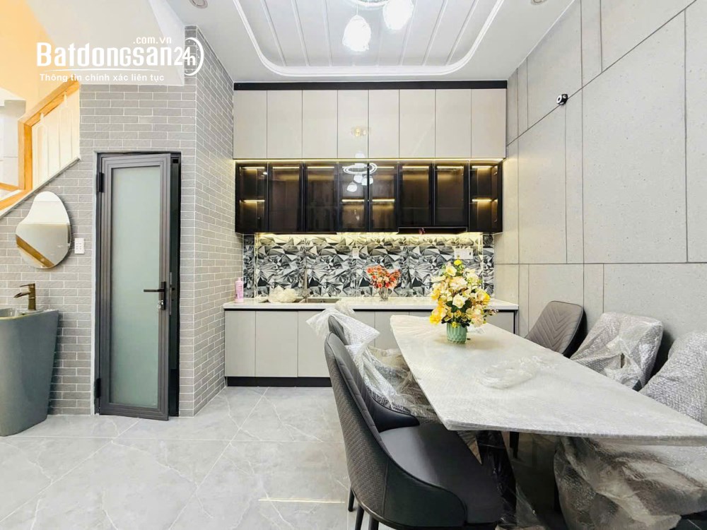 Bán nhà Đường Phạm Văn Bạch, Phường 15, Quận Tân Bình – 40m², 4 phòng ngủ.