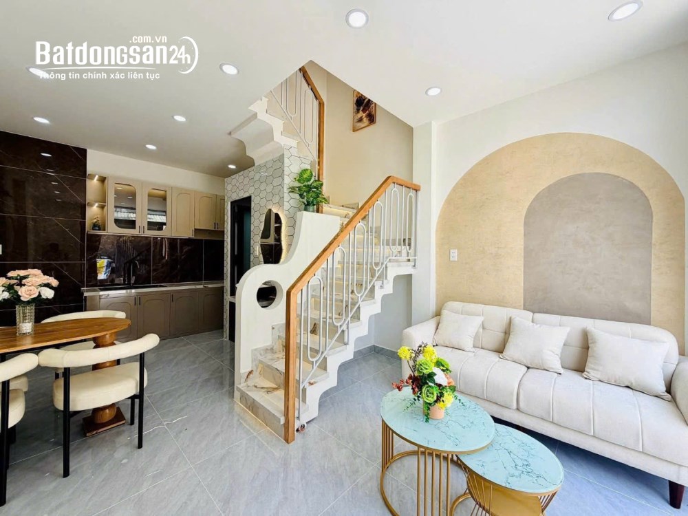 Bán nhà đẹp 3 tầng tại Gò Vấp – Sát Cityland, Lotte Mart, hẻm xe hơi.