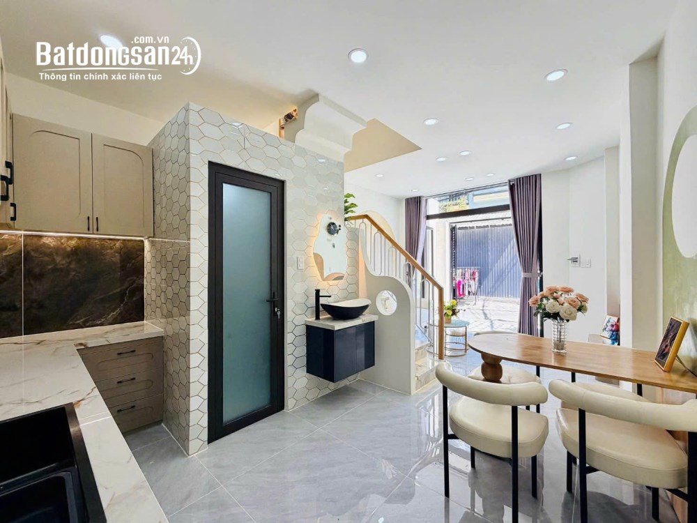 Bán nhà đẹp 3 tầng tại Gò Vấp – Sát Cityland, Lotte Mart, hẻm xe hơi.