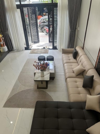 Bán nhà 3 tầng mặt tiền đường Quách Thị Trang, Hòa Xuân, Đà Nẵng – Giá 9.5 tỷ.