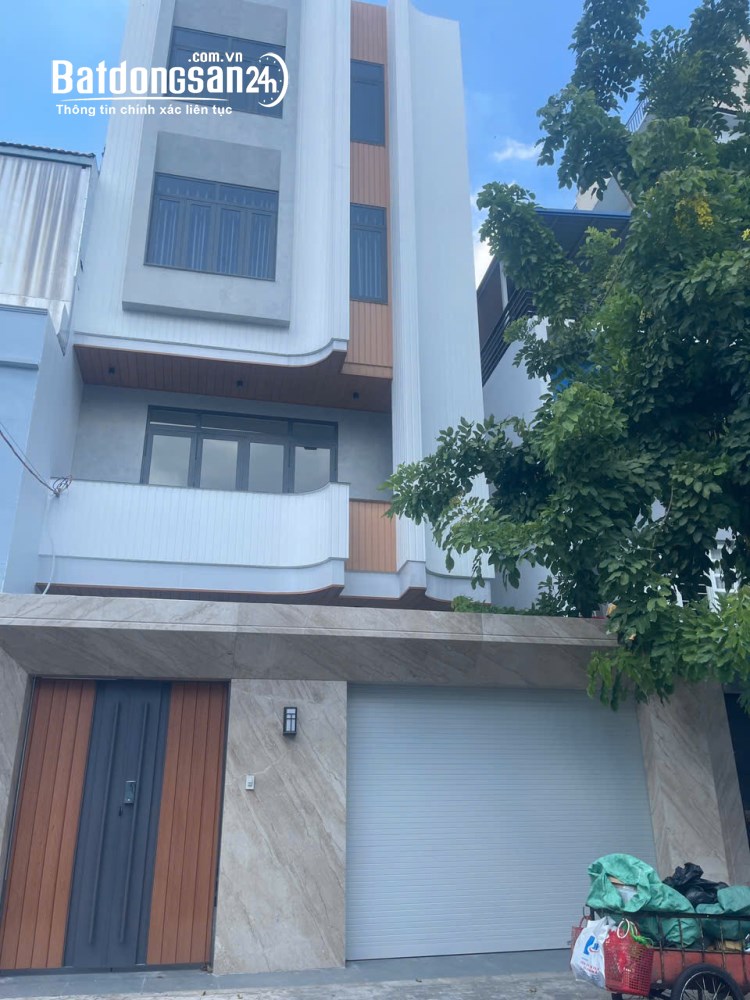 Bán tòa nhà văn phòng kết hợp ở tại đường số 45, Tân Hưng, Quận 7, 140m², thang máy mới 100%.