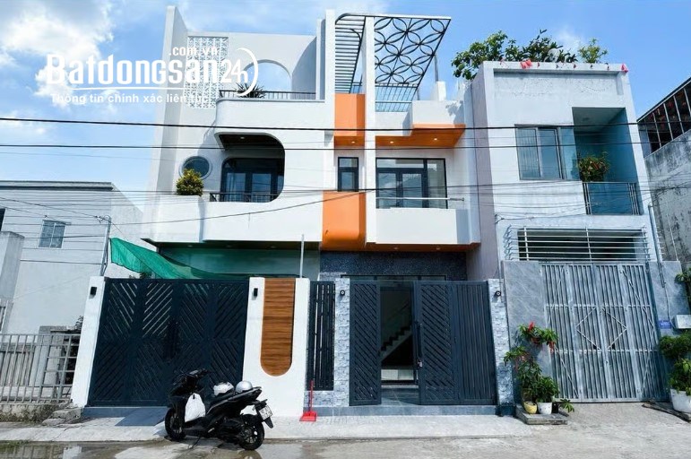  Bán nhà KDC Châu Long, Long Phước, Quận 9, 50m2, giá 4.1 tỷ, đường 9m, gần Vinhomes.