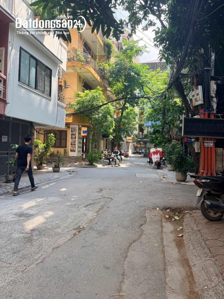 Bán nhà phân lô ngõ 178 Thái Hà: 9.8 tỷ, 5 tầng, vỉa hè kinh doanh, ô tô tránh.