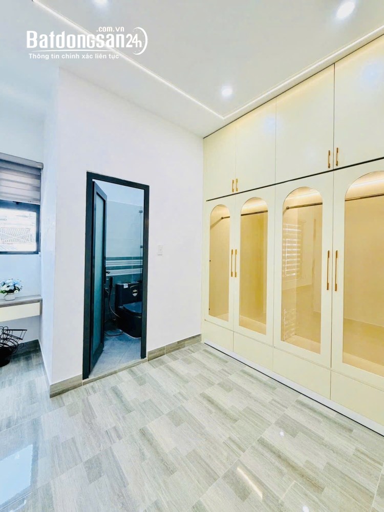Bán nhà đường Thống Nhất, phường 15, Gò Vấp, 40m2, lô góc 2 mặt tiền, giá tốt.