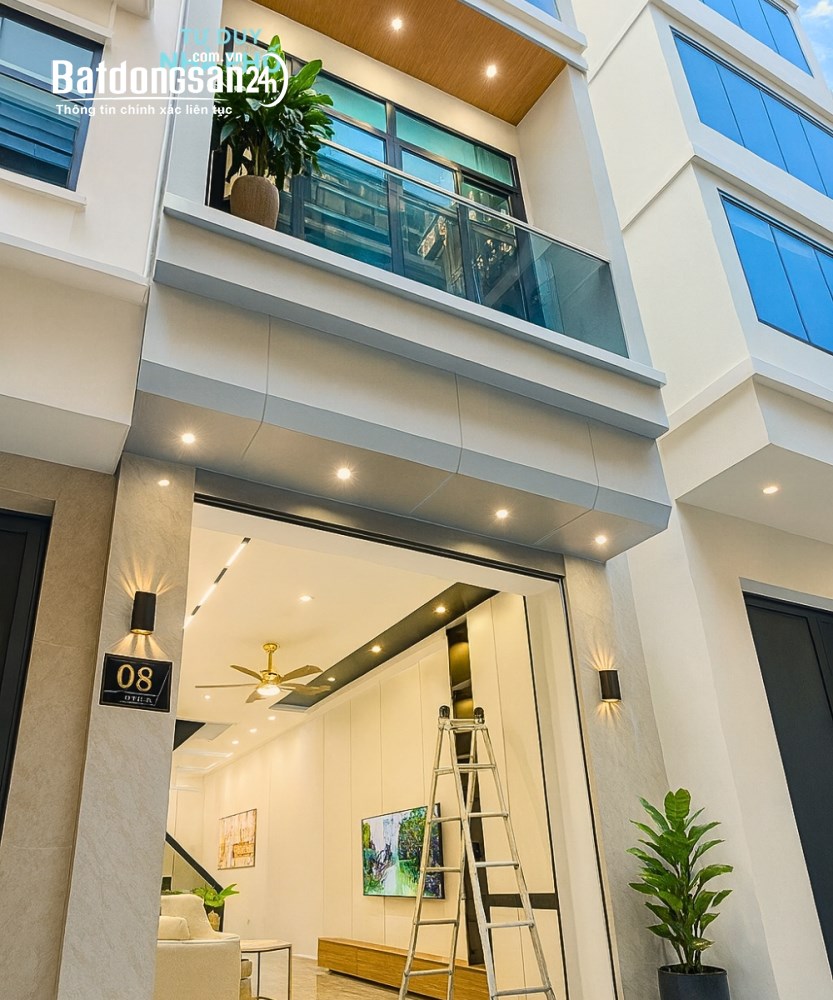 Bán nhà Hoàng Văn Thái, Thanh Xuân, khu phân lô quân đội, 60m2, ô tô vào nhà, giá 14.5 tỷ.