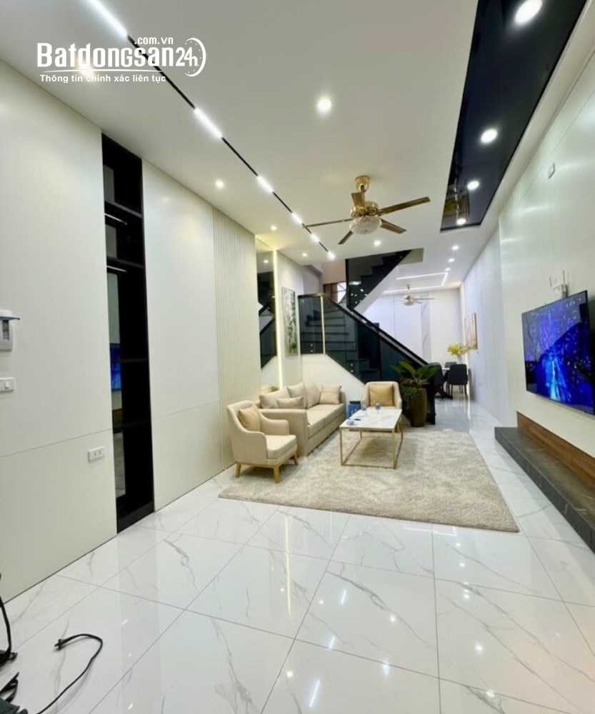 Bán nhà Hoàng Văn Thái, Thanh Xuân, khu phân lô quân đội, 60m2, ô tô vào nhà, giá 14.5 tỷ.