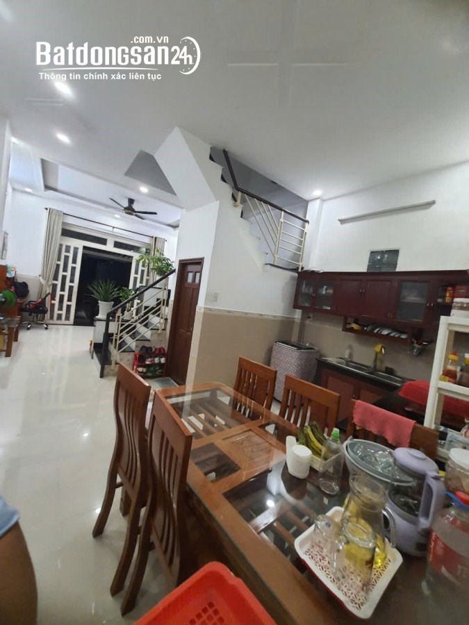 Bán nhà 3 tầng sân thượng tại phường Linh Xuân, Thủ Đức – 52.6m² – hướng Đông Nam.