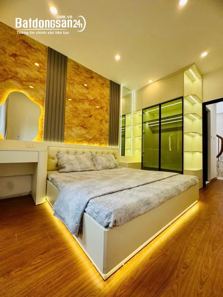 Bán nhà riêng 5 tầng tại khu tập thể Bưu Điện, Đội Cấn, Ba Đình – nhà đẹp, ở ngay.