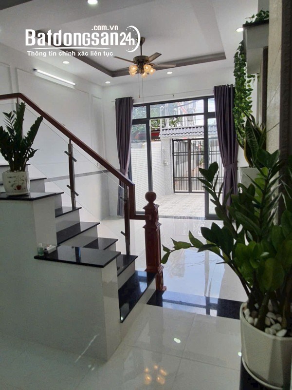 Cho thuê nhà mới đường số 10, phường Linh Xuân, thành phố Thủ Đức - Giá 13,5 triệu/tháng.