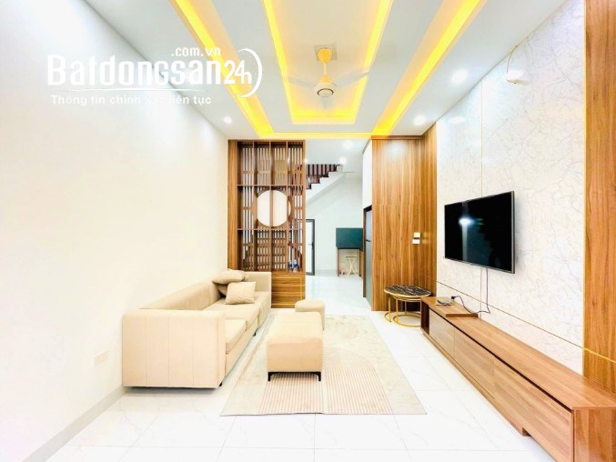 Bán nhà riêng tại Hoa Lâm, Việt Hưng, Long Biên – 36m2 – lô góc thoáng sáng – giá 9,7