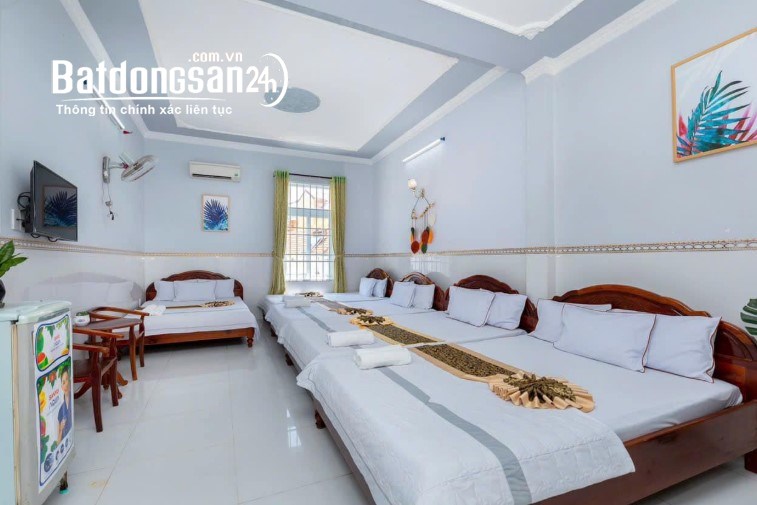 Bán khách sạn 5 tầng – View biển – Cách Bãi Sau chỉ 150m – Giá 67,5 tỷ