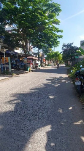 Đất mặt tiền đường Quang Châu, Hòa Xuân, Đà Nẵng, 110m², 3.9 tỷ, ngay cổng thôn.