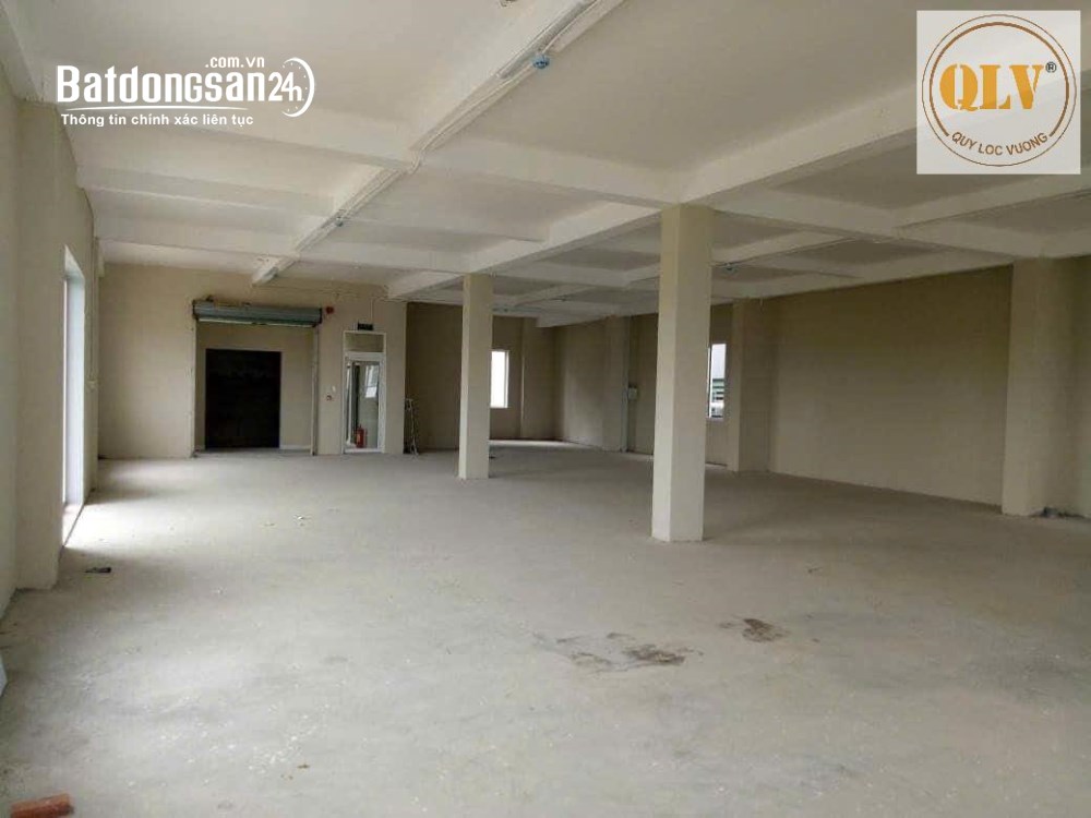 Bán / Cho thuê nhà xưởng tại KCN Hiệp Phước, TP. HCM, 2.750m², văn phòng hiện đại.