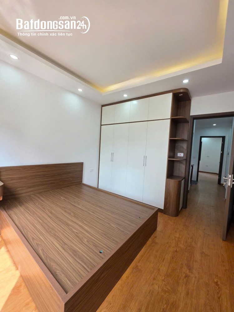 Bán nhà trung tâm Đan Phượng, 40m2, ô tô đỗ cửa, chỉ 3 tỷ, thiết kế 4 tầng thoáng sáng.
