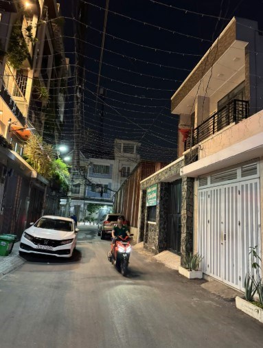 Bán nhà riêng 2 tầng hẻm đường Lê Đức Thọ, Phường 13, Quận Gò Vấp, 63m2, giá 6,5 tỷ.