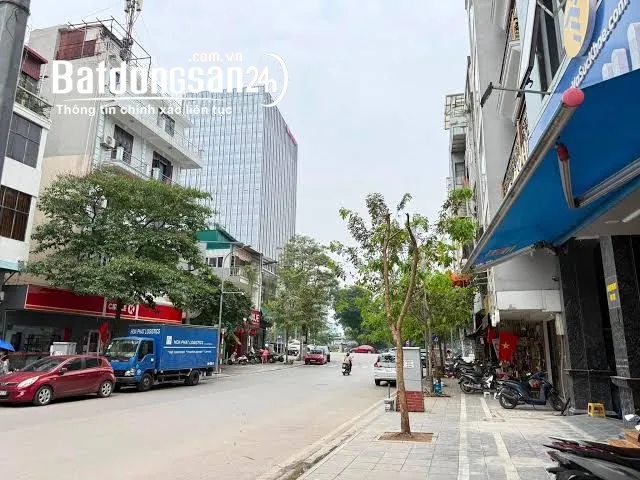 Bán đất mặt phố Lạc Long Quân, Tây Hồ, 270m2, mặt tiền 15m - Vị trí "Kim Cương".