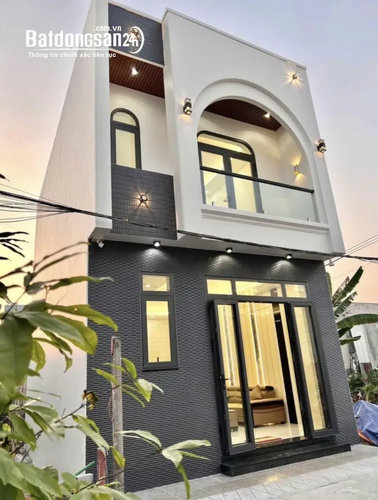 Bán nhà 1 trệt 1 lầu 120m2, giá 2,1 tỷ, Bùi Ngọc Thu, Thủ Dầu Một, SHR.