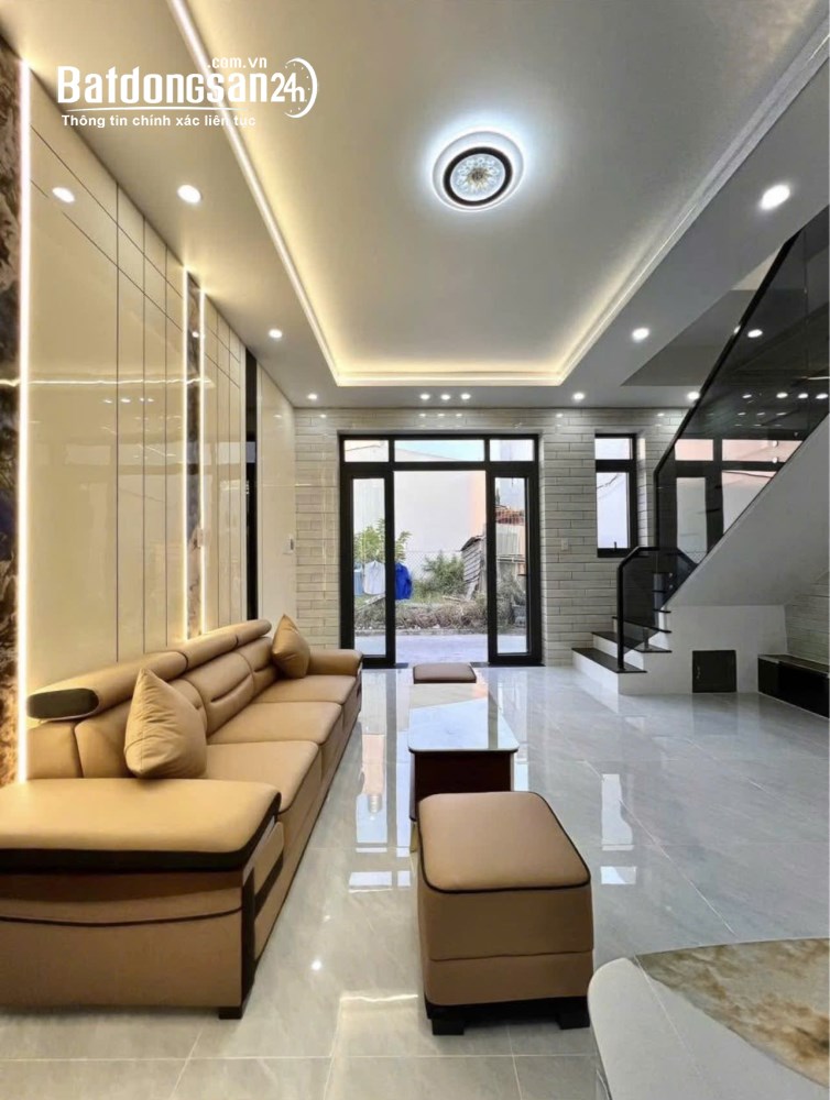 Bán nhà 1 trệt 1 lầu 120m2, giá 2,1 tỷ, Bùi Ngọc Thu, Thủ Dầu Một, SHR.