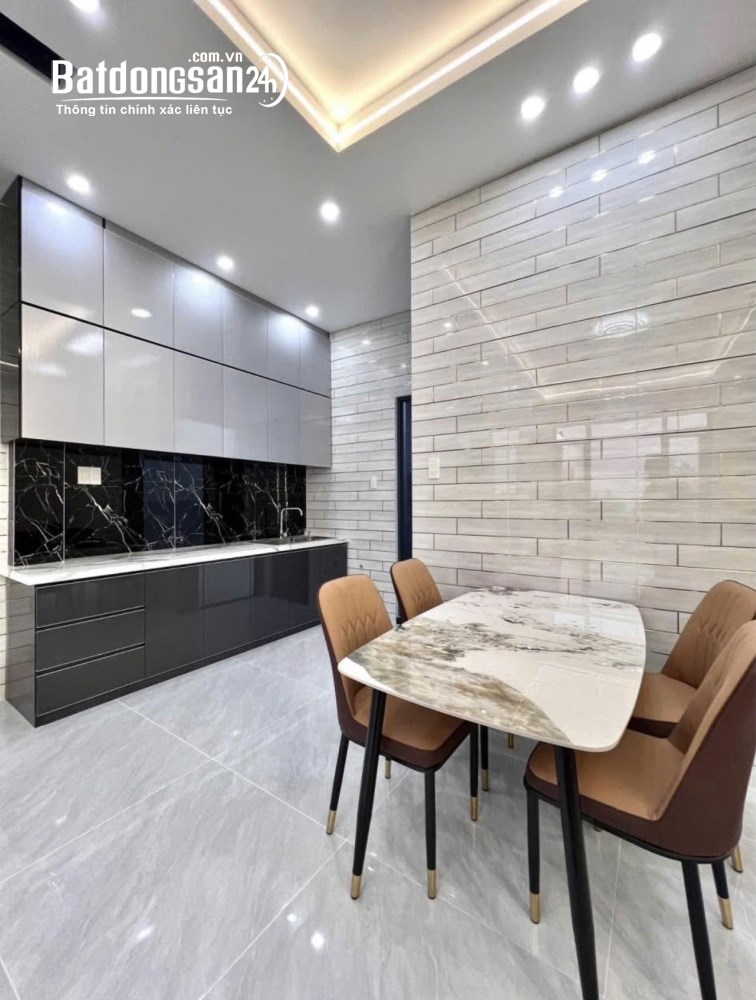 Bán nhà 1 trệt 1 lầu 120m2, giá 2,1 tỷ, Bùi Ngọc Thu, Thủ Dầu Một, SHR.