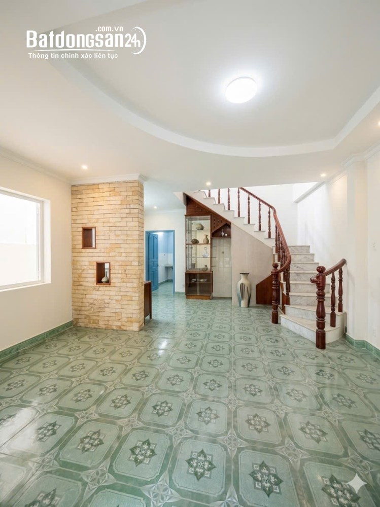 Bán nhà 80m2, đường xe tải, Trường Thọ, Thủ Đức, căn góc, 4PN, dòng tiền tốt.