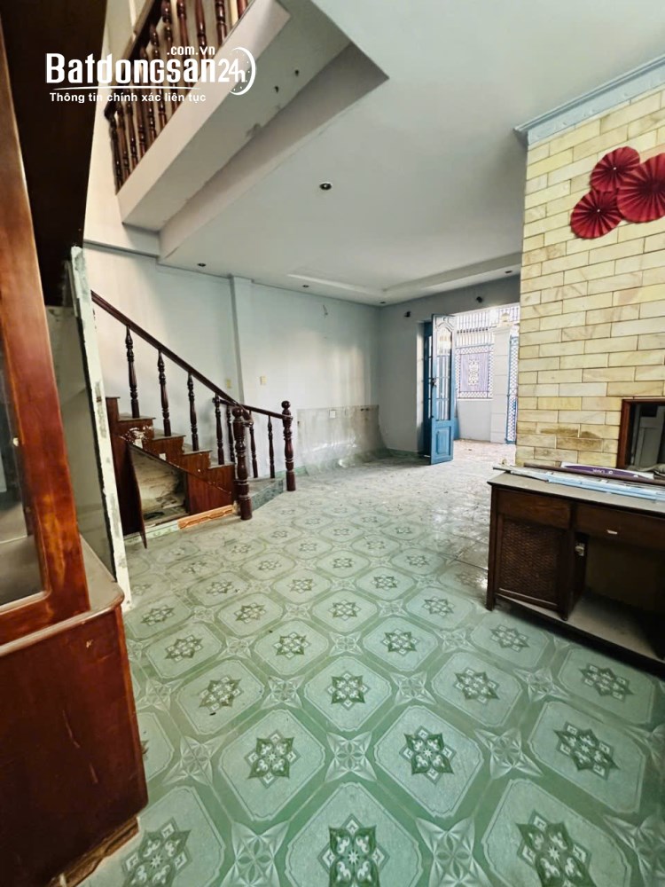 Bán nhà 80m2, đường xe tải, Trường Thọ, Thủ Đức, căn góc, 4PN, dòng tiền tốt.