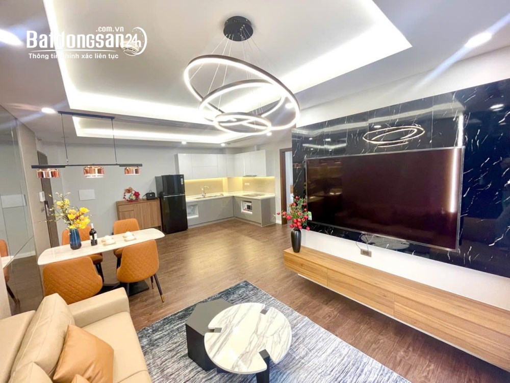 Bán gấp căn hộ chung cư Ngoại Giao Đoàn, 74m2, hướng Nam mát mẻ, giá hơn 7 tỷ.