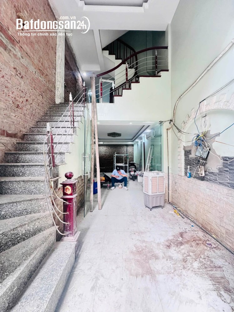 Bán nhà Vũ Tông Phan, Thanh Xuân, 40m2, kinh doanh hoặc ở đều tốt, giá 12 tỷ.