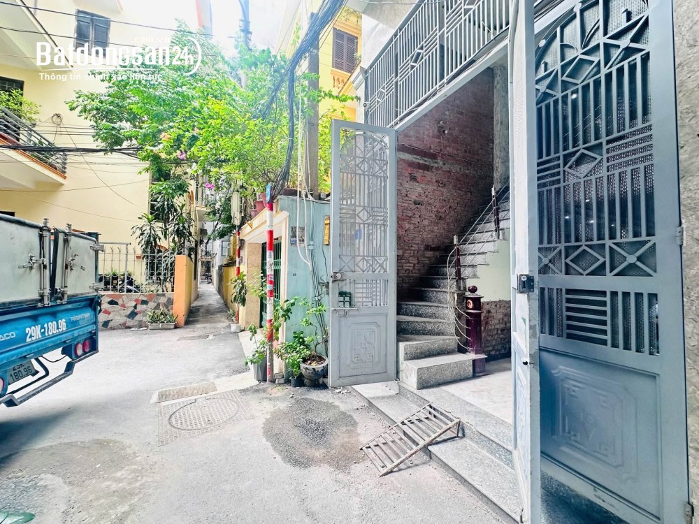 Bán nhà Vũ Tông Phan, Thanh Xuân, 40m2, kinh doanh hoặc ở đều tốt, giá 12 tỷ.
