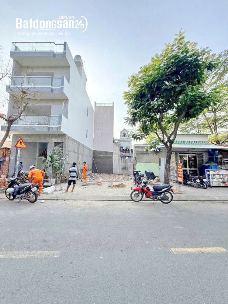 Bán đất mặt tiền đường 16m, Quận 7 - Vị trí vàng để kinh doanh.