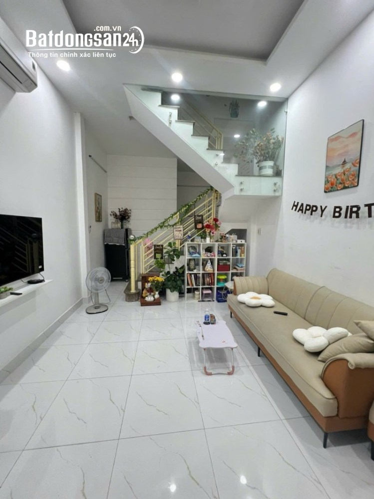 Bán nhà 1 trệt 1 lầu, diện tích 27m2, chỉ 4.5 tỷ, hẻm thông kinh doanh tốt, P. Phú Thọ Hòa, TP. HCM.
