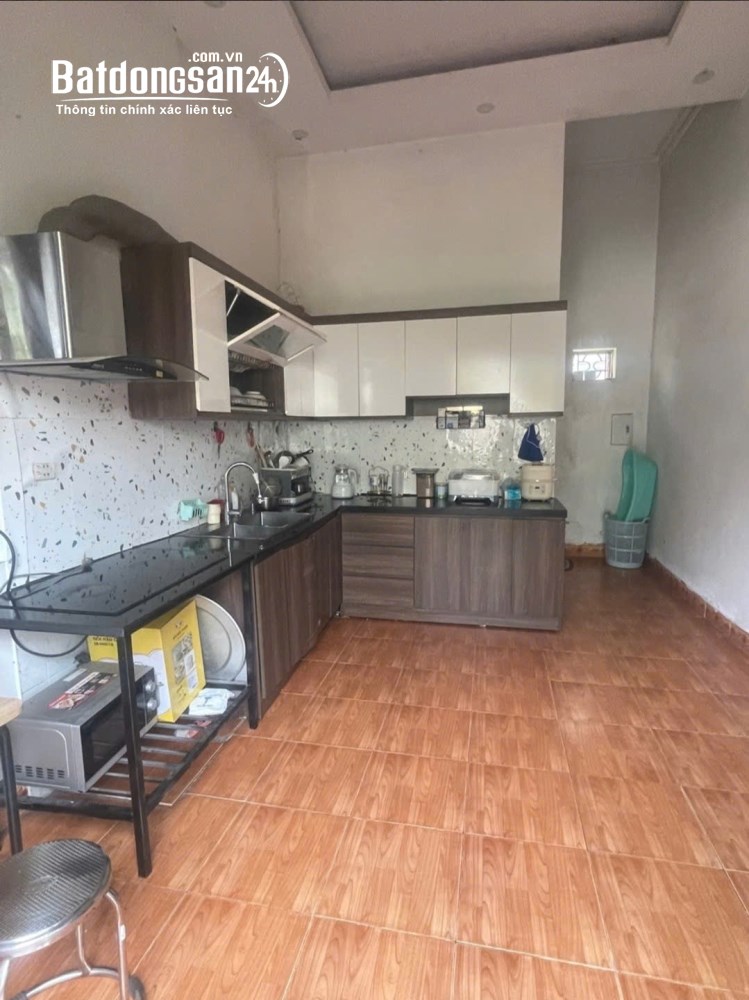 Bán nhà 3 tầng tại Mê Linh, 63m2, giá hơn 4 tỷ - Lô góc sát đường Võ Văn Kiệt.