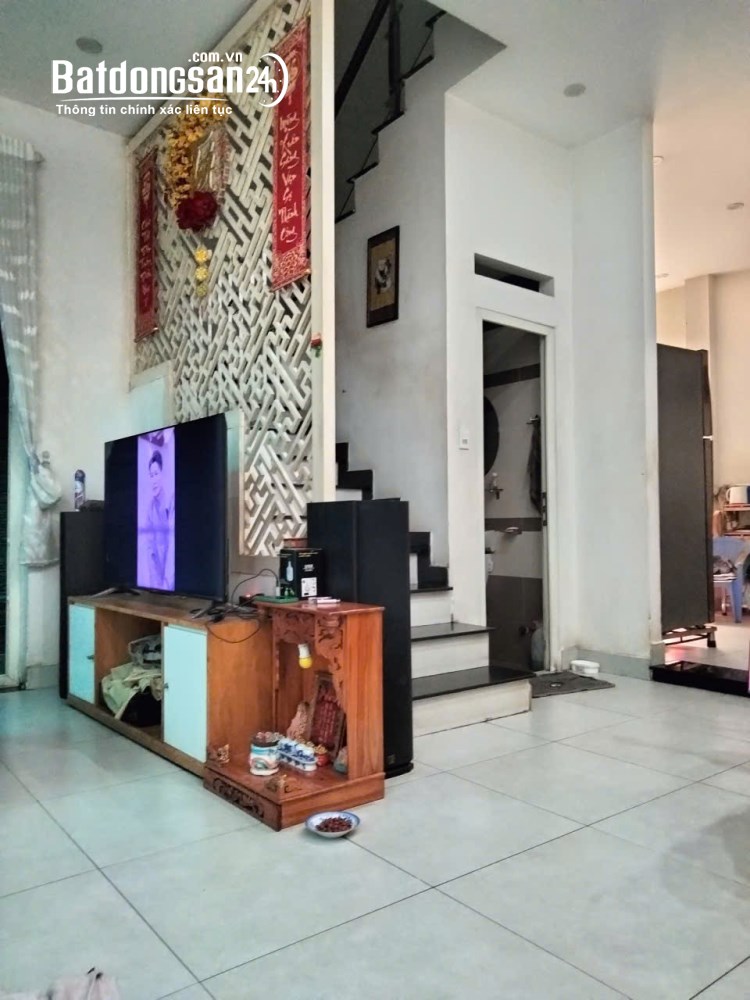 Bán nhà Trường Thọ, Thủ Đức, 70m2, giá 8.3 tỷ - Lô góc đường xe tải tránh.