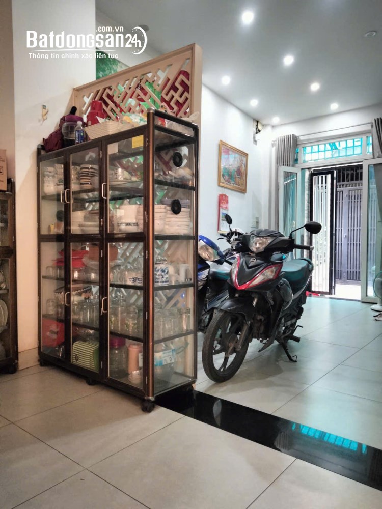 Bán nhà Trường Thọ, Thủ Đức, 70m2, giá 8.3 tỷ - Lô góc đường xe tải tránh.