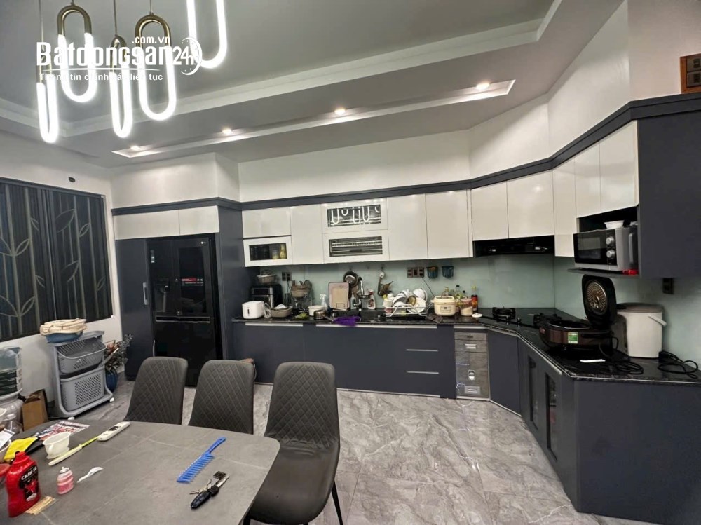 Bán nhà 3 tầng mặt phố Tô Hiến Thành, khu Đông Nam Cường, Hải Dương - 83.25m2.
