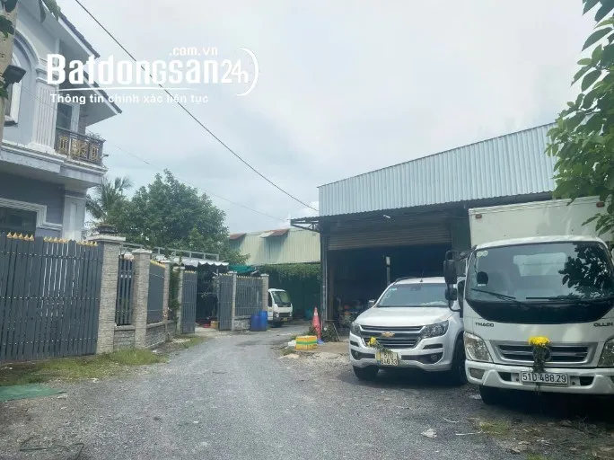 Chủ sập nợ bán gấp kho 200m2,Đ. Nguyễn Văn Quá, Đông Hưng Thuận, Q.12 – Giá 6,5 tỷ.