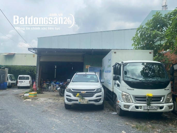 Chủ sập nợ bán gấp kho 200m2,Đ. Nguyễn Văn Quá, Đông Hưng Thuận, Q.12 – Giá 6,5 tỷ.