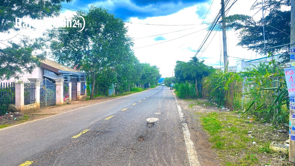 Bán đất mặt tiền đường nhựa DH1 xã Tân Hội, Đức Trọng, 5.000m2 (700m2 thổ cư) - giá 12 tỷ.