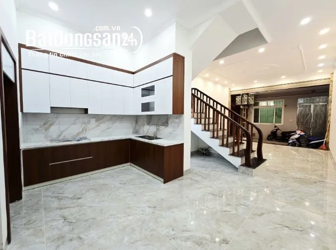 Bán nhà khu May 10, Sài Đồng, Long Biên – Hạ giá sập sàn chỉ 8.8 tỷ.